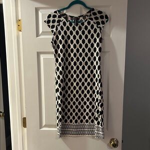 Chic Black and White Geometric Midi Dress